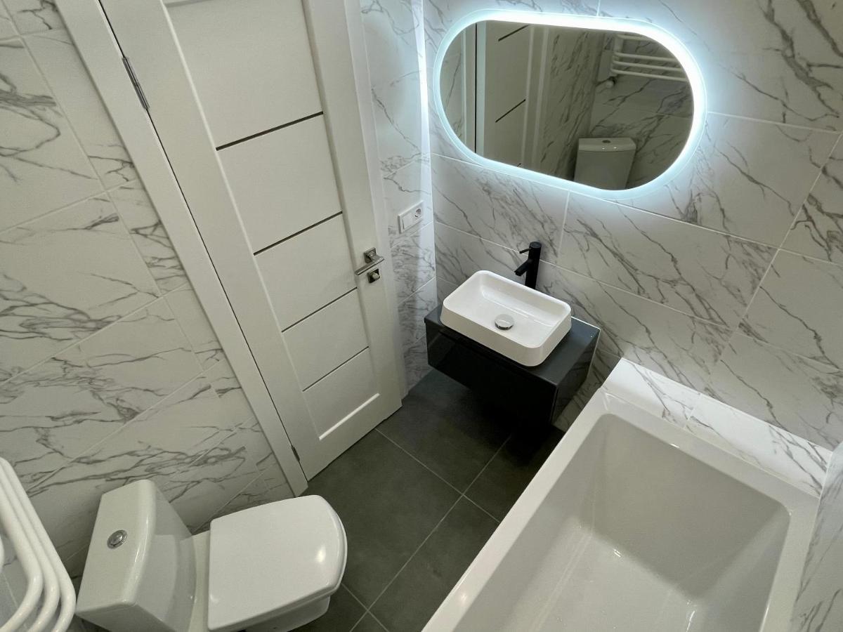 Apartment Premium In Center Ivano-Frankivsk Eksteriør billede